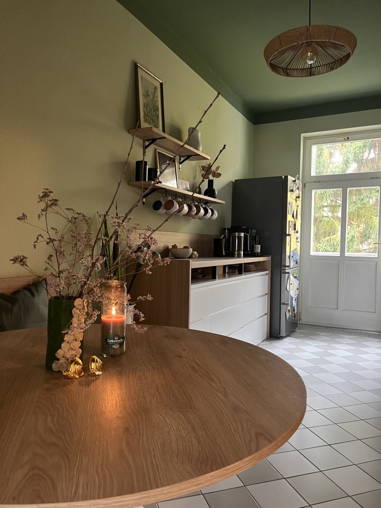 Bild Küche vom Esstisch aus